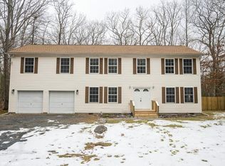 617 Silver Lake Rd, Dingmans Ferry, PA 18328