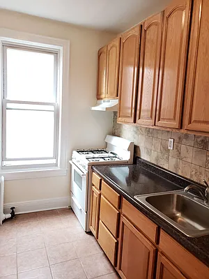 Rented by Astoria Realty | media 21