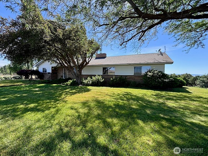 3rd image of 1171 Cleman Road