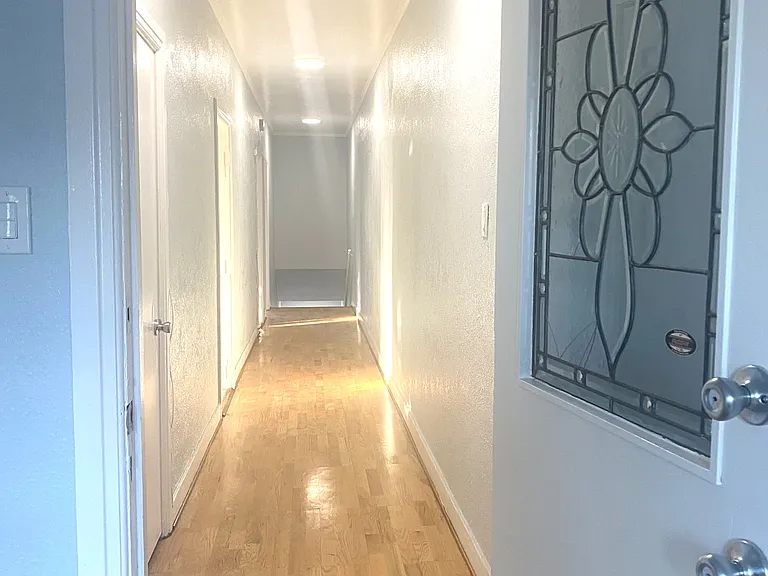 1608 W 35th St #1610-1/2 — Photo 2