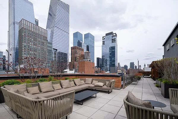 Sold by Alignment NY LLC | media 27