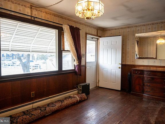 4th image of 387 Lakehurst Rd