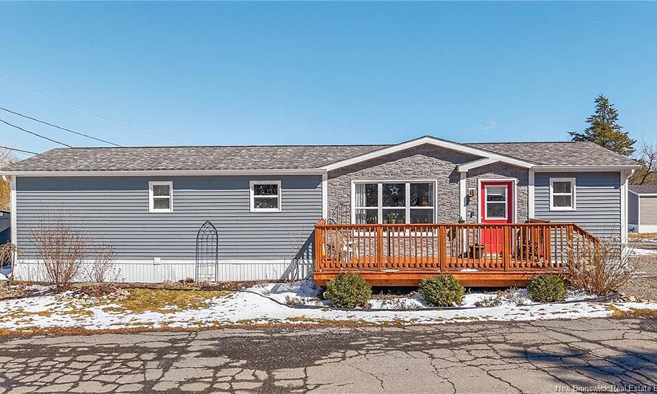 1st image of 2 Wildwood St