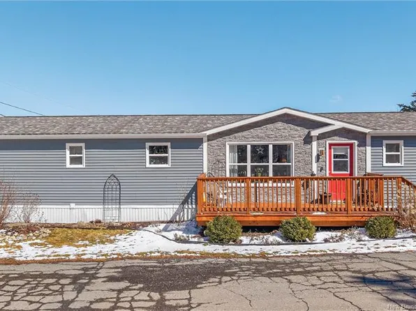 2 Wildwood St, Saint Stephen, NB E3L 2Z5