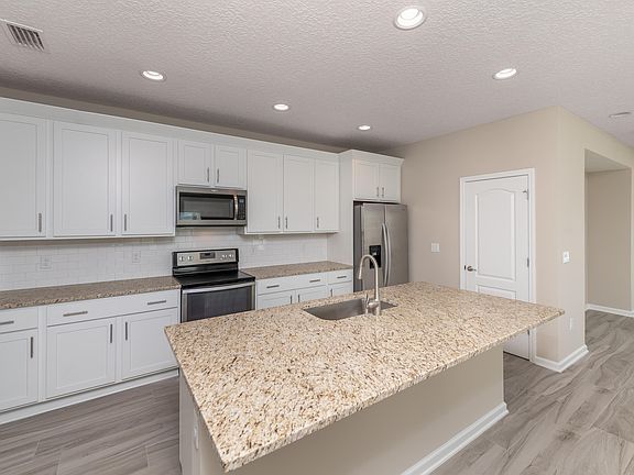 5th image of 320 Caretta Cir