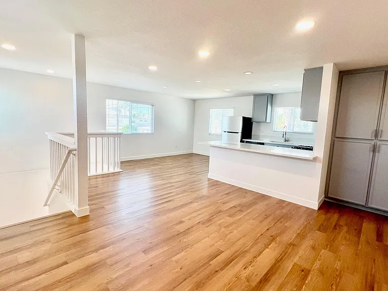 268 Ebony Ave — Photo 5