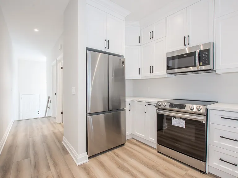 44 Hatter Ave — Photo 4