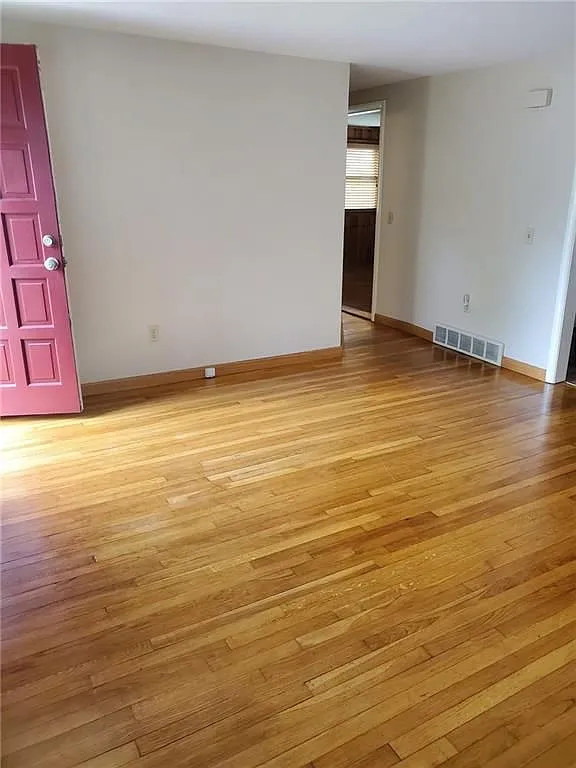 2 bed, 1.0 bath, 850 sqft, $2,200 — Photo 3