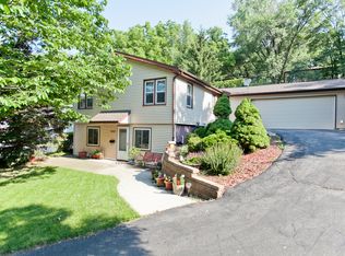 1500 Seminole Ave NW, Cedar Rapids, IA 52405