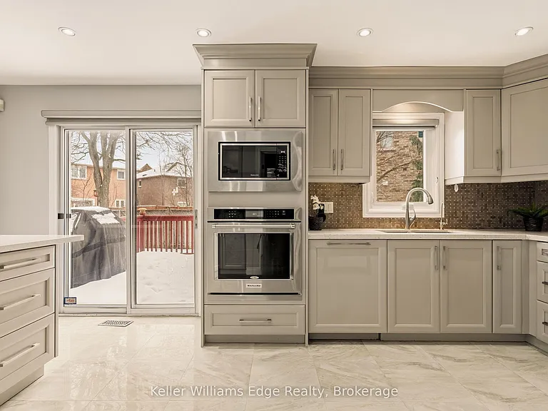 6760 Dillingwood Dr — Photo 13