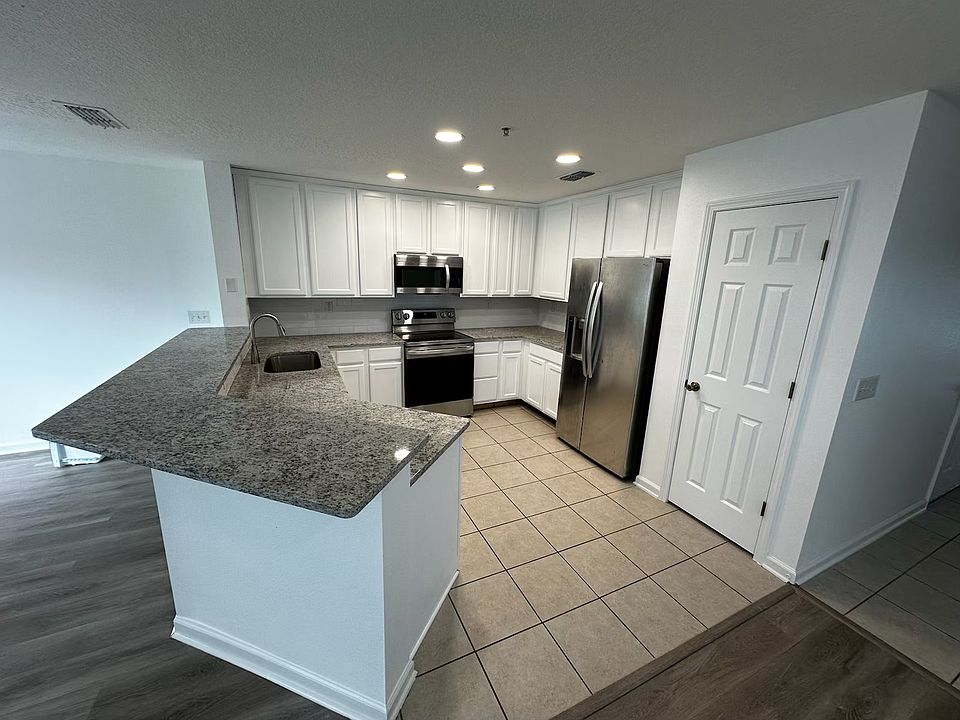 1st image of 851 S Black Cherry Dr