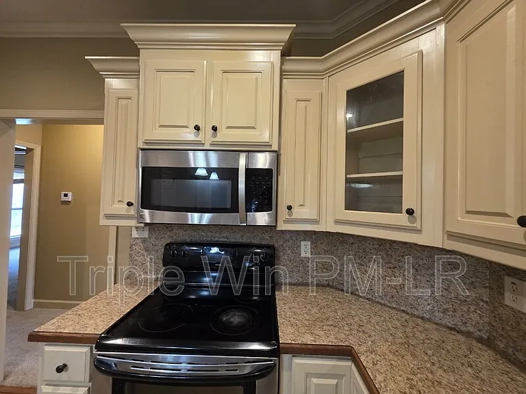 1901 Hidden Creek Dr — Photo 16