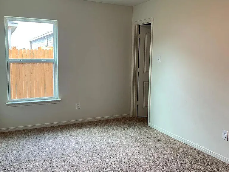 108 N Allington Cir — Photo 5