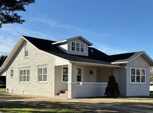 302 S 3rd St, Leoti, KS 67861