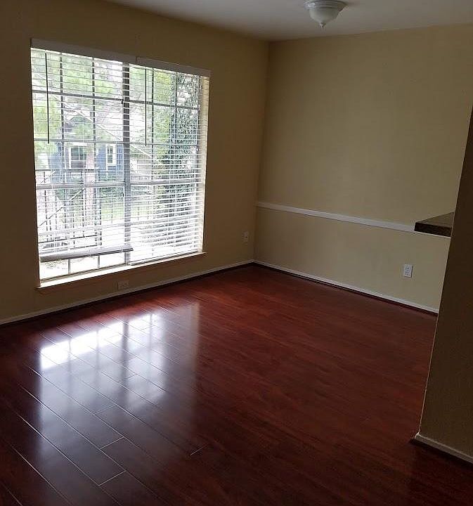 Living/Dining Area