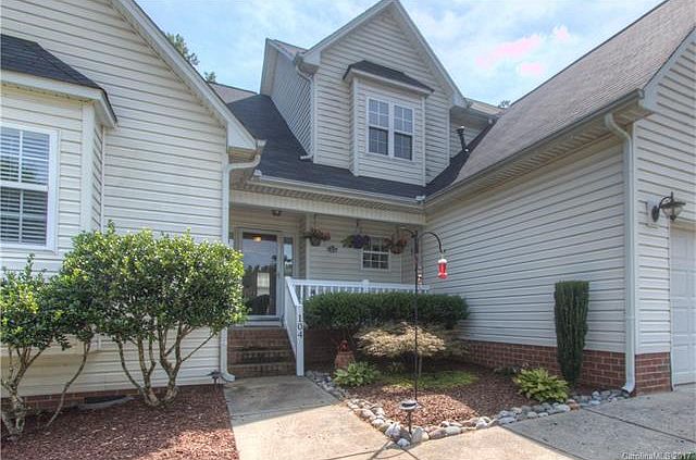 1st image of 104 Rocky Way Ct
