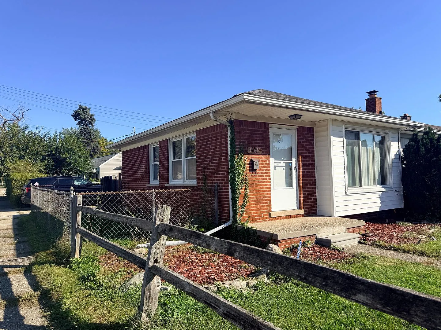 Single Family Home in Eastpointe - Now Available! — Photo 3