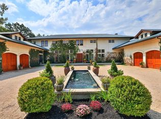 5775 Drake Rd, Cincinnati, OH 45243