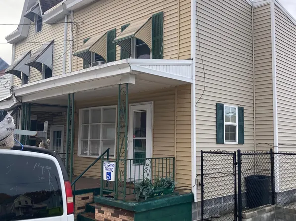 206 S Mill St, Saint Clair, PA 17970