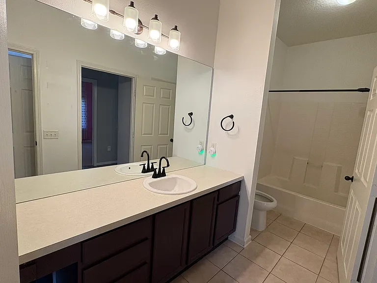 10550 Baymeadows Rd — Photo 18