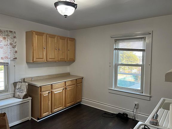 5th image of 19 Coles St Floor 2
