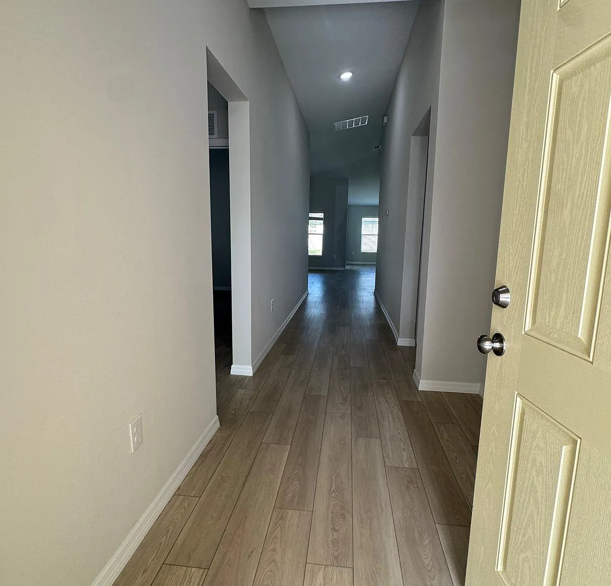 4 bed, 1850 sqft, $2,600 — Photo 2