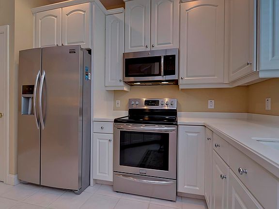 4th image of 3440 Heards Ferry Dr