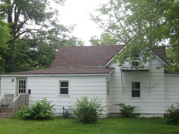 321 13th Ave W, Menomonie, WI 54751