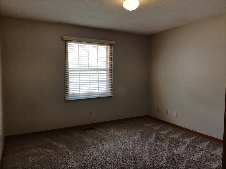1902 Kristen Ct — Photo 13
