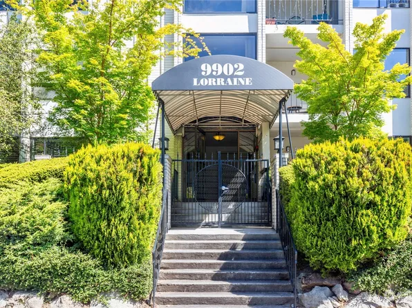 9902 NE 4th Street #4, Bellevue, WA 98004