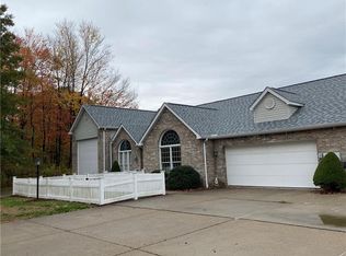 197 Country View Dr, Lower Burrell, PA 15068