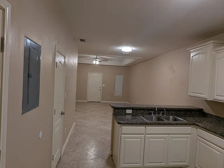 2227 US Highway 281 #A3 — Photo 5