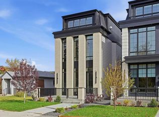 224 W 18a St NW, Calgary, AB T2N 2G9