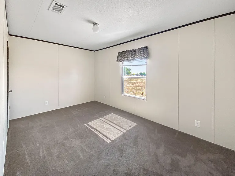 2902 W Jones Rd — Photo 5
