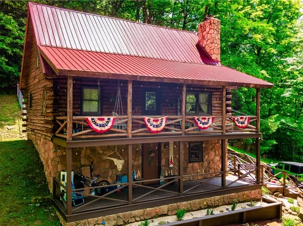 420 Mahan Ln, Cross Creek, WV 26037