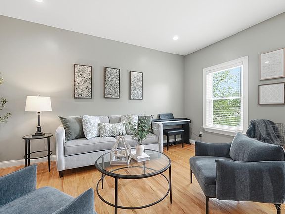 3rd image of 8924 Steeplechase Way