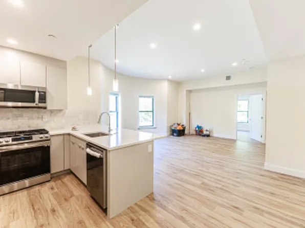 306-458 Washington St, Brighton, MA 02135