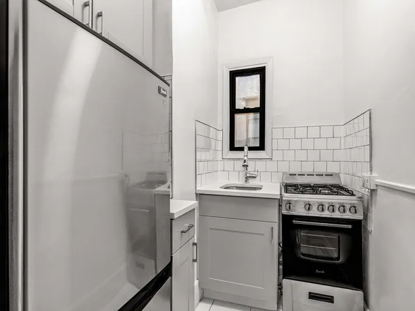 82 Jane Street image 5 of 14