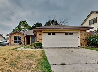 518 Claymore Dr, Euless, TX 76040