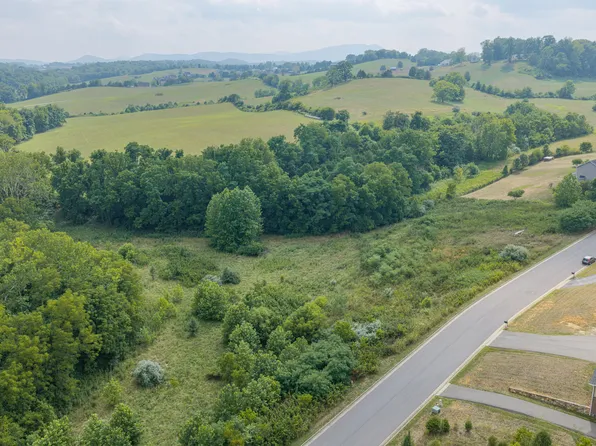 18 Ridgley Ln, Fincastle, VA 24090
