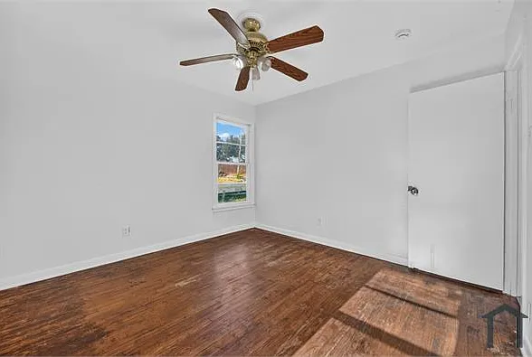 2 bed, 900 sqft, $1,300 — Photo 4