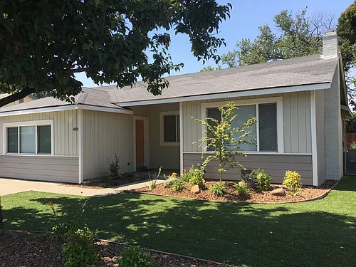 482 East Ave Photo 1
