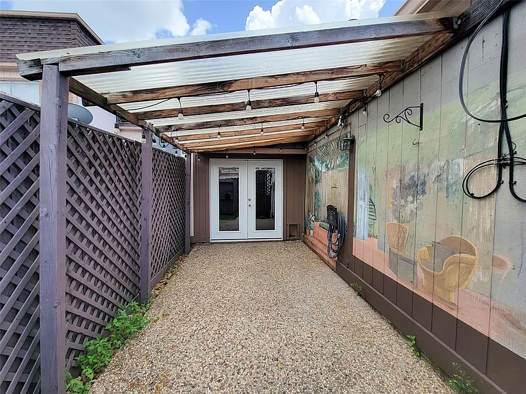 2815 Cambridge Ln — Photo 39