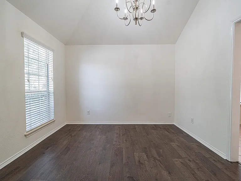 2111 Sailwind Dr — Photo 2