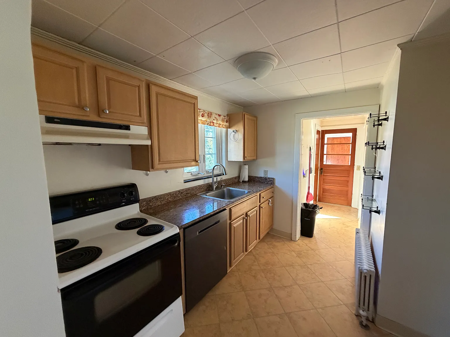 2 bed, 1284 sqft, $2,650 — Photo 2