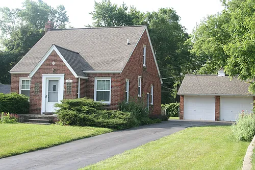 3585 Oakshire Dr Photo 1