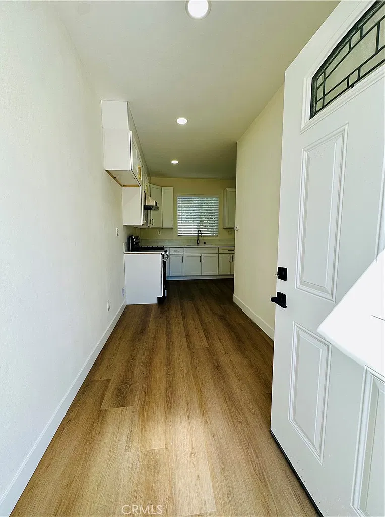 1 bed, 400 sqft, $1,800 — Photo 2