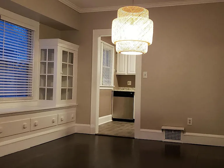 1658 Cordova Ave — Photo 7