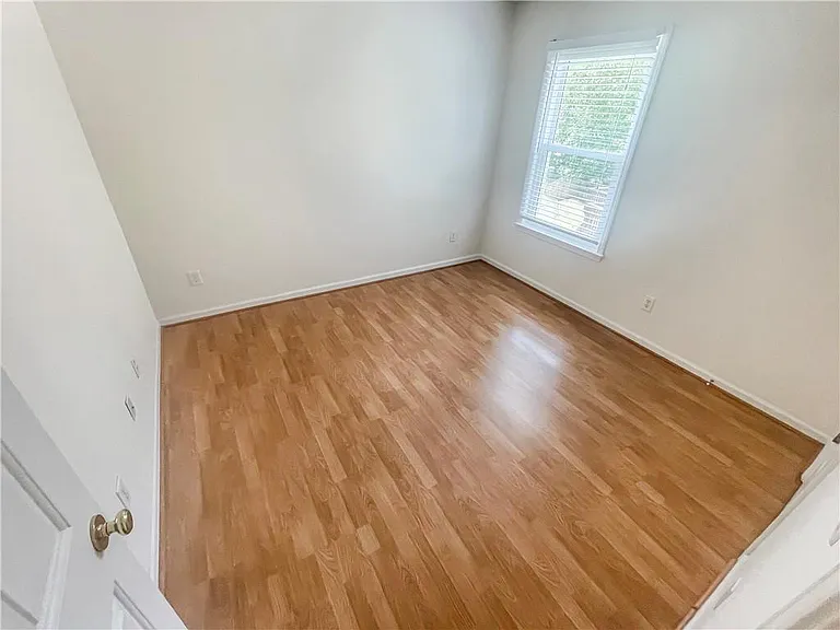 140 Calborne Ct — Photo 29