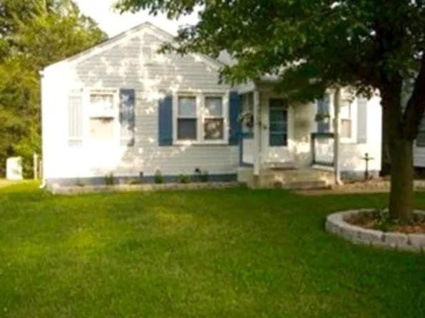 3140 Saint Joachim Ln, Saint Ann, MO 63074